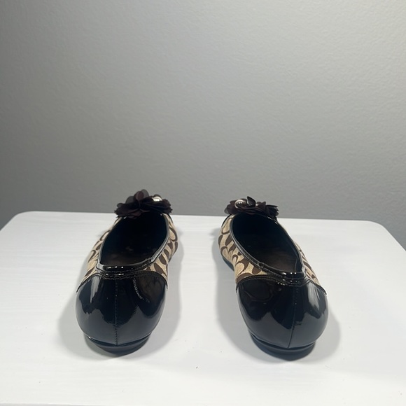 Women’s Like New! Coach Flats with decorative charms - Picture 5 of 12